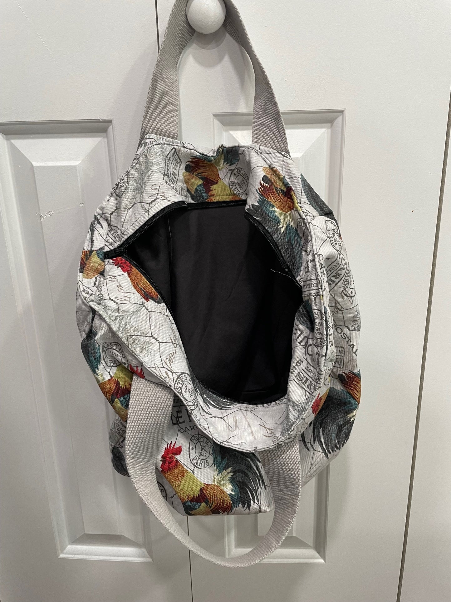 French-themed print tote bag with zipper